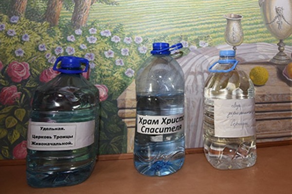 russa-tenta-reviver-marido-com-agua-benta_01