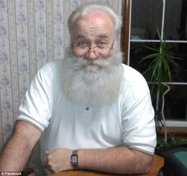 menino-morre-de-cancer-nos-bracos-papail-noel_01