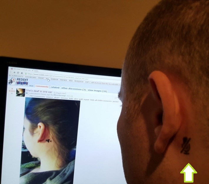 Outro internauta, também com deficiência auditiva, mostrou que também havia realizado uma tatuagem com o mesmo intuito. 
