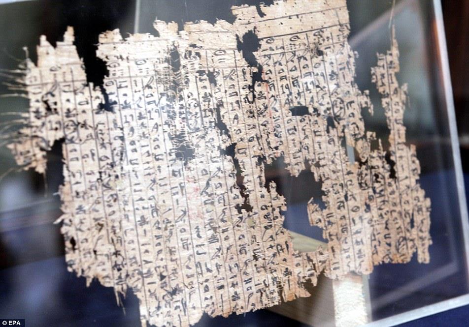 papiro-Antigo-Egito_02