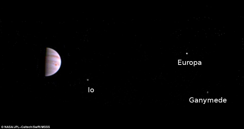 primeira-imagem-da-sonda-Juno_01