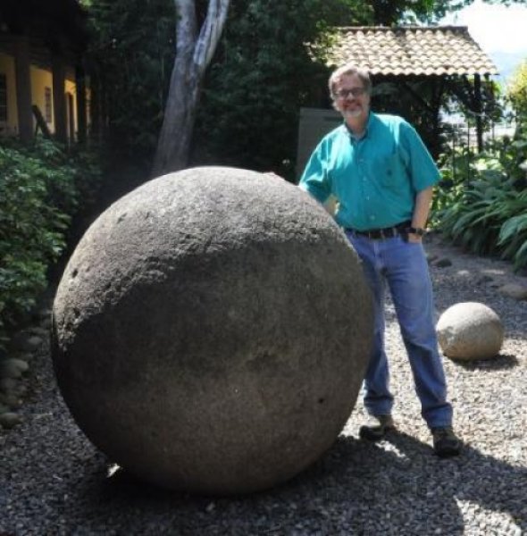 misteriosas-esferas-esculpidas-em-pedra-por-antigos-habitantes-da-região-da-Costa-Rica