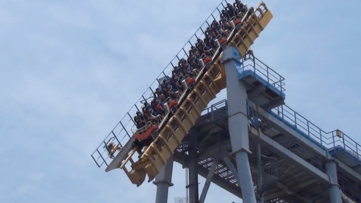 montanhas-russas-mais-assustadoras_gravidade_max