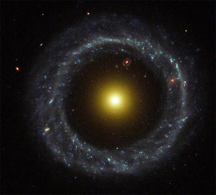 cientistas-descobriram-novo-tipo-de-galaxia_1