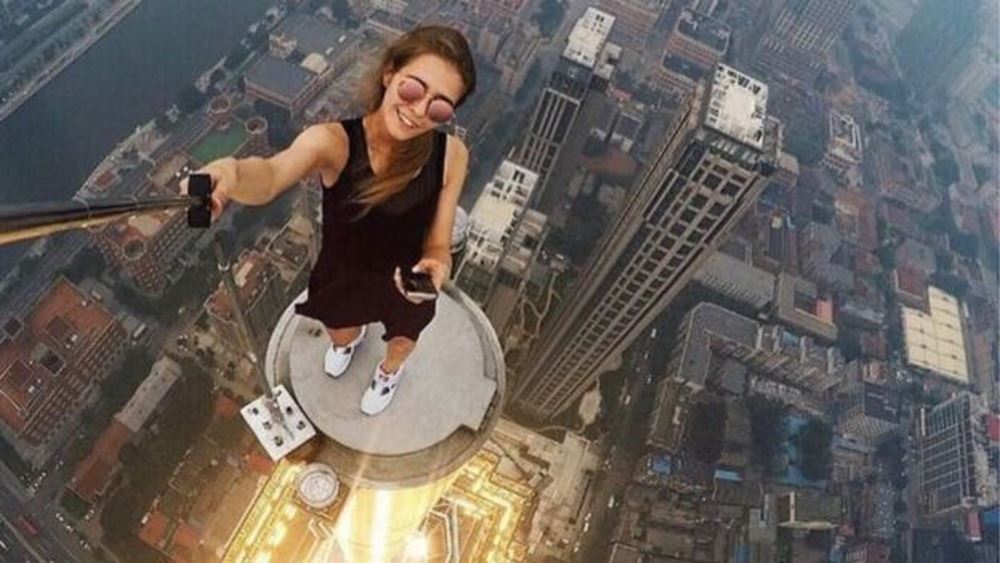 jovens-russos-que-se-arriscam-em-selfies_01